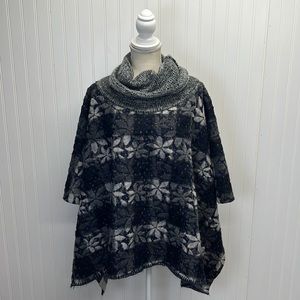 Wintertide‎ Reversible Poncho